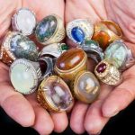 Ciri Batu Uranium: Panduan Lengkap Mengenali Batu Radioaktif dengan Aman