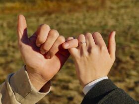 Pinky Promise Artinya Apa Ini Makna dan Asal Usulnya